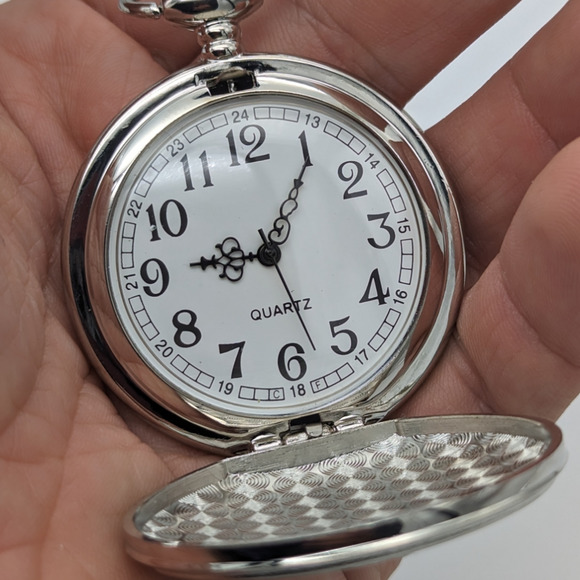 Harry Potter Pocket Watch NEW Gift Platform 9¾ King's Cross Hogwarts Express - Picture 6 of 7